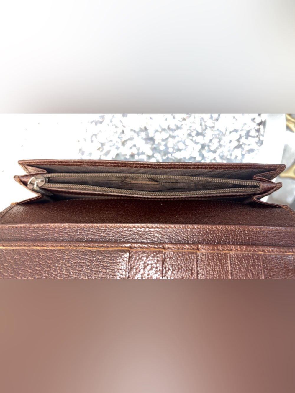 Gucci GG Canvas Continental Wallet - Picture 13 of 14